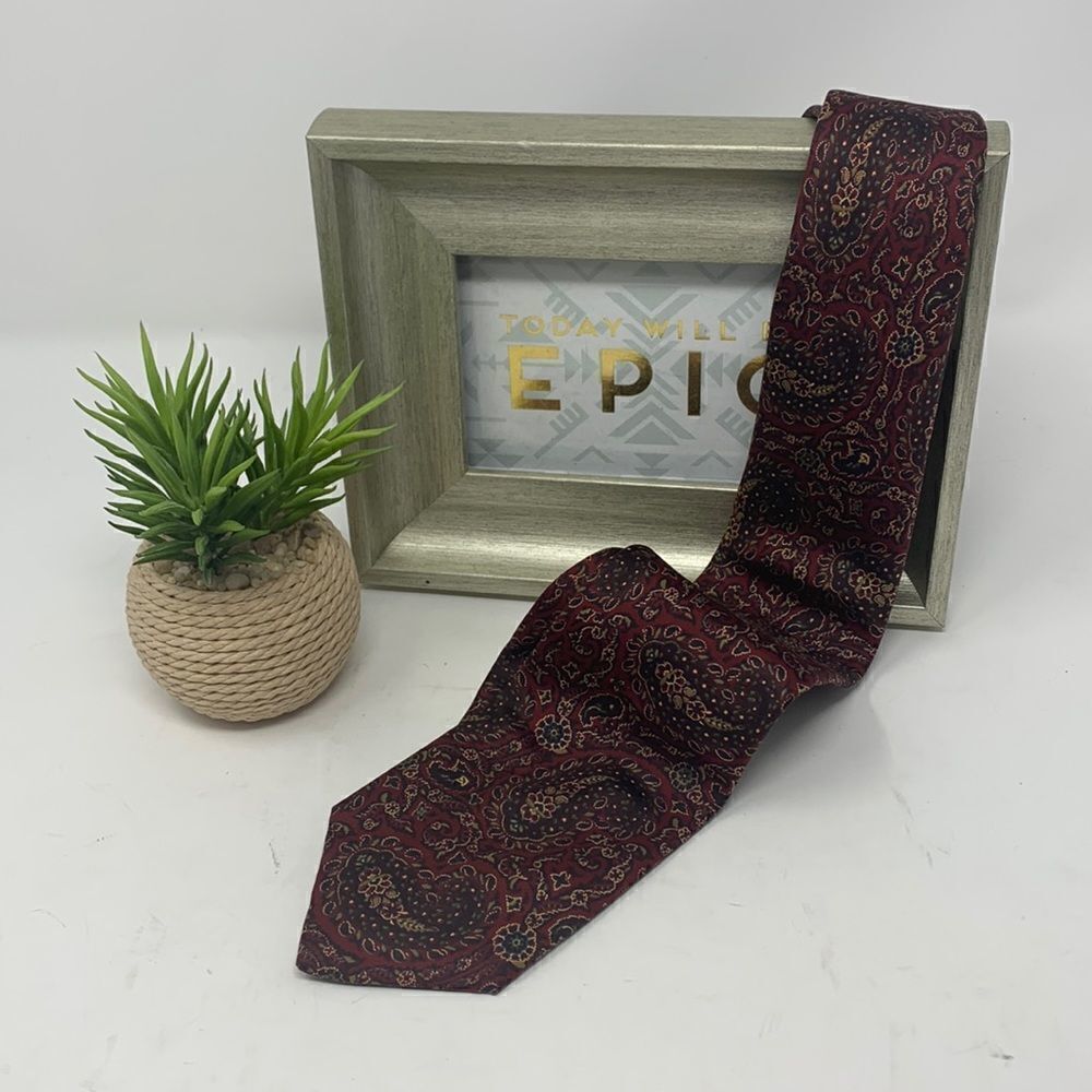 Givenchy Monsieur vintage Maroon paisley neck tie‎